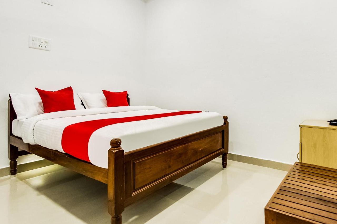 Oyo 70841 Hotel Anjali Residency Velur Zewnętrze zdjęcie