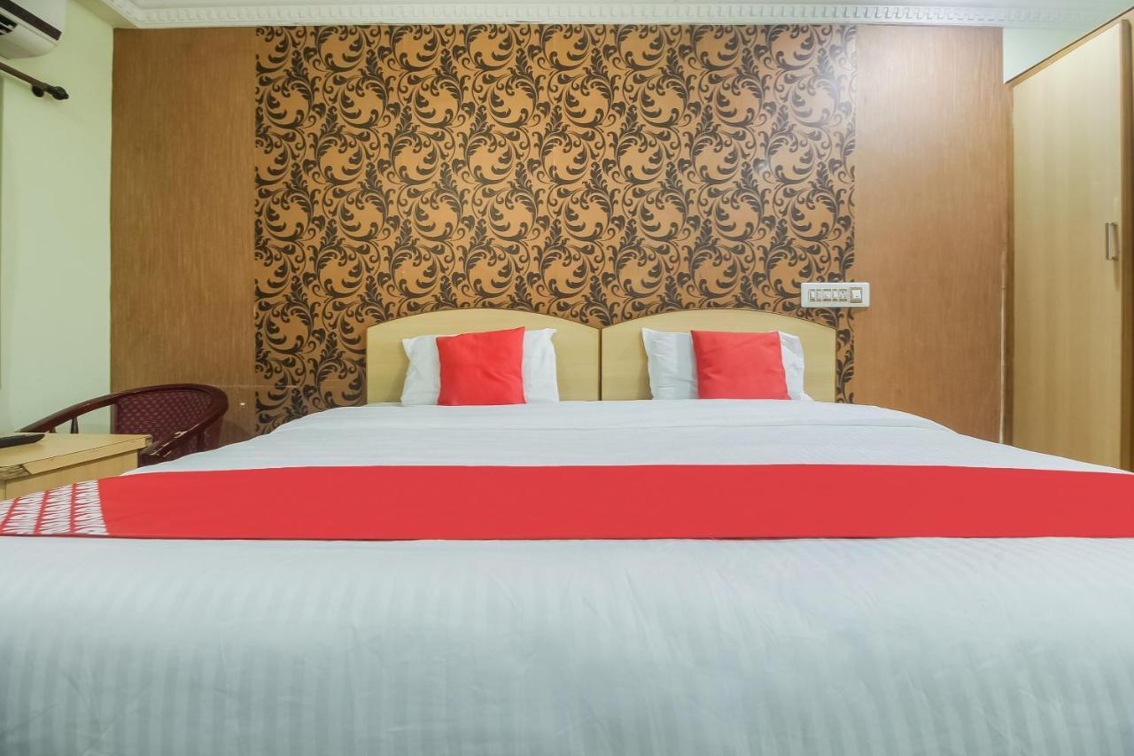 Oyo 70841 Hotel Anjali Residency Velur Zewnętrze zdjęcie