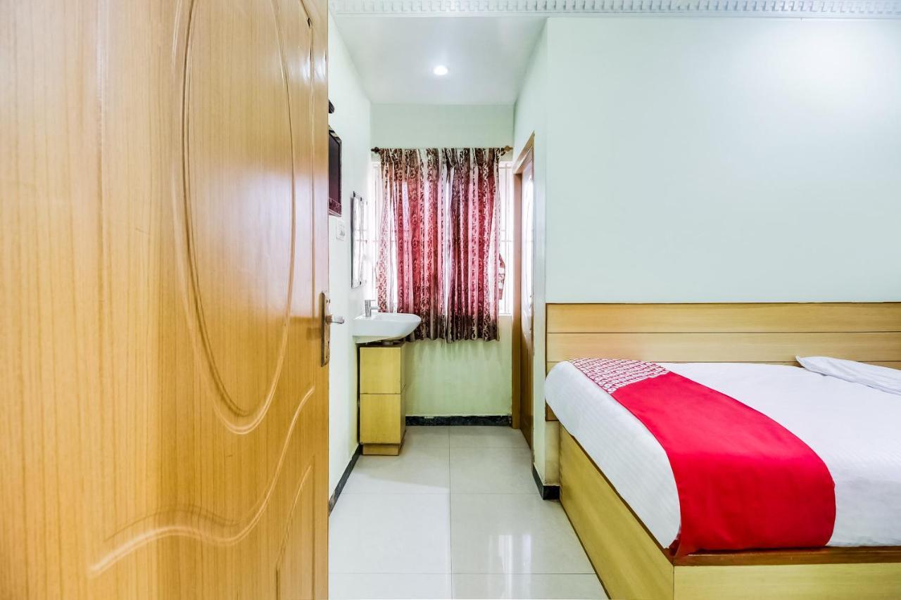 Oyo 70841 Hotel Anjali Residency Velur Zewnętrze zdjęcie